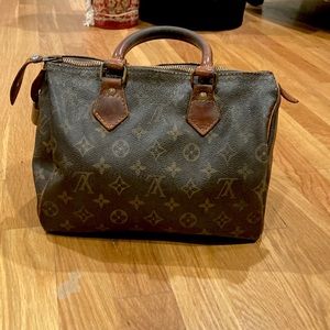 Authentic Louis Vuitton speedy bag!